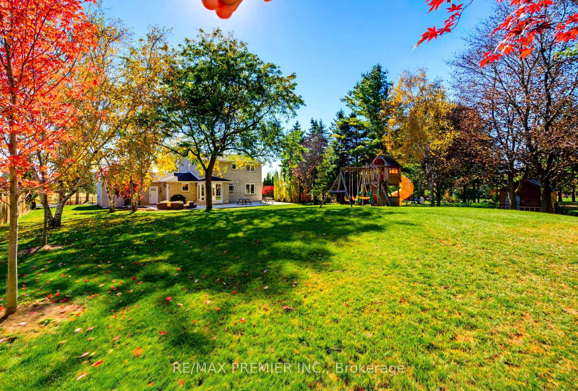 Photo 3 of 122 Hill Farm Road, King, Nobleton — HOMEH