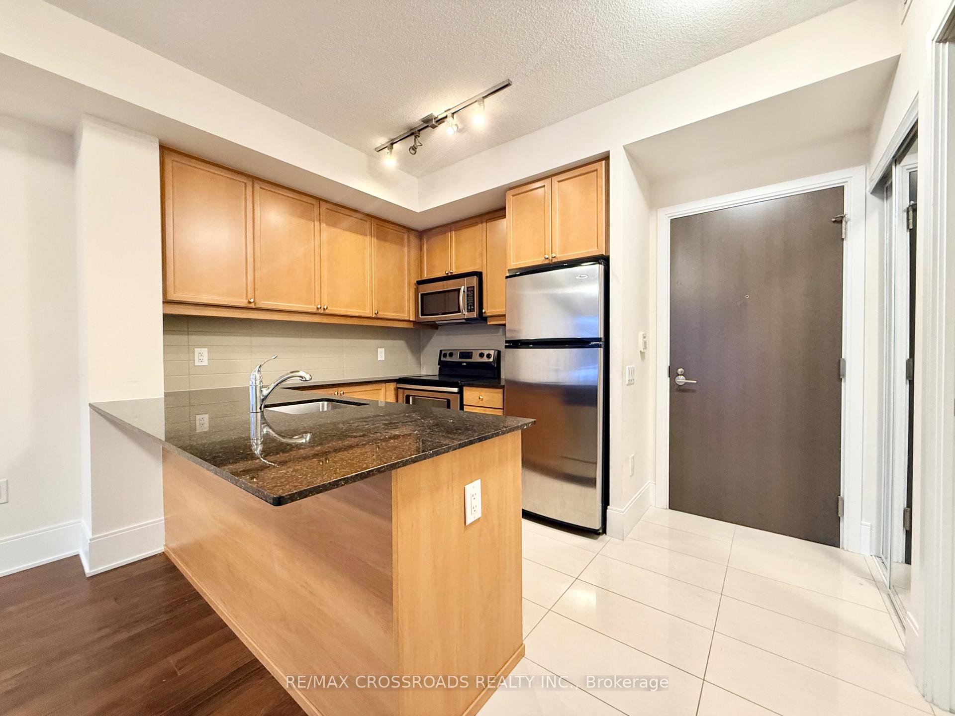 Photo 6 of Unit 905, 560 Front Street W, Toronto, Waterfront Communities — HOMEH