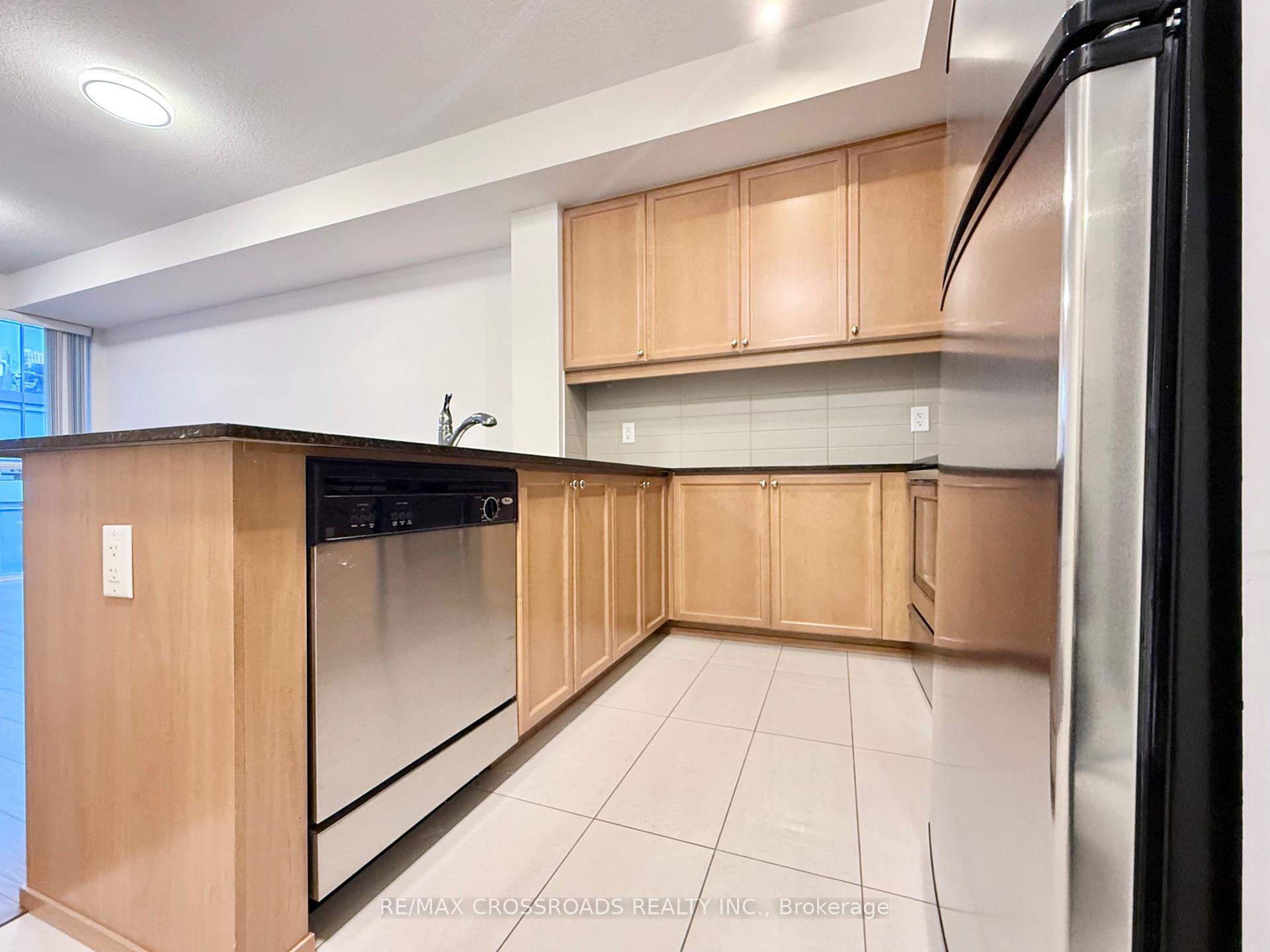 Photo 7 of Unit 905, 560 Front Street W, Toronto, Waterfront Communities — HOMEH
