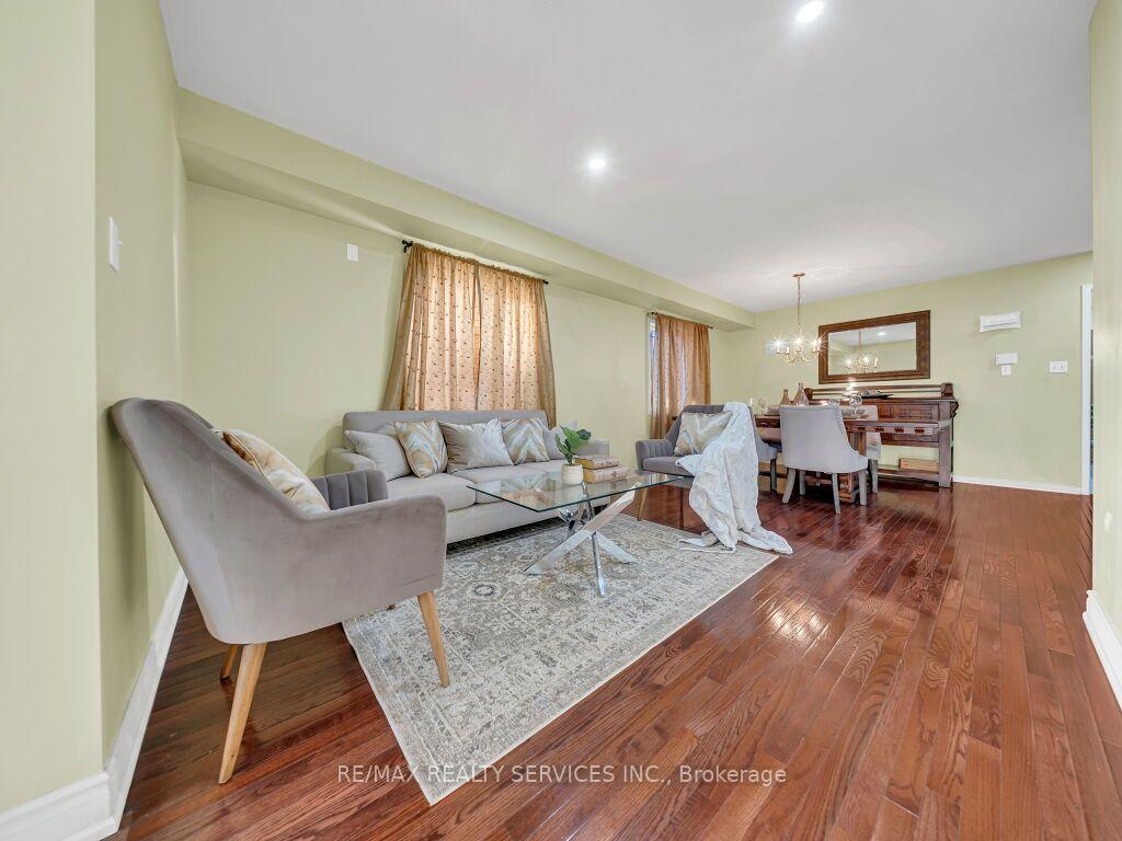 Photo 7 of 355 Edenbrook Hill Drive, Brampton, Fletcher's Meadow — HOMEH
