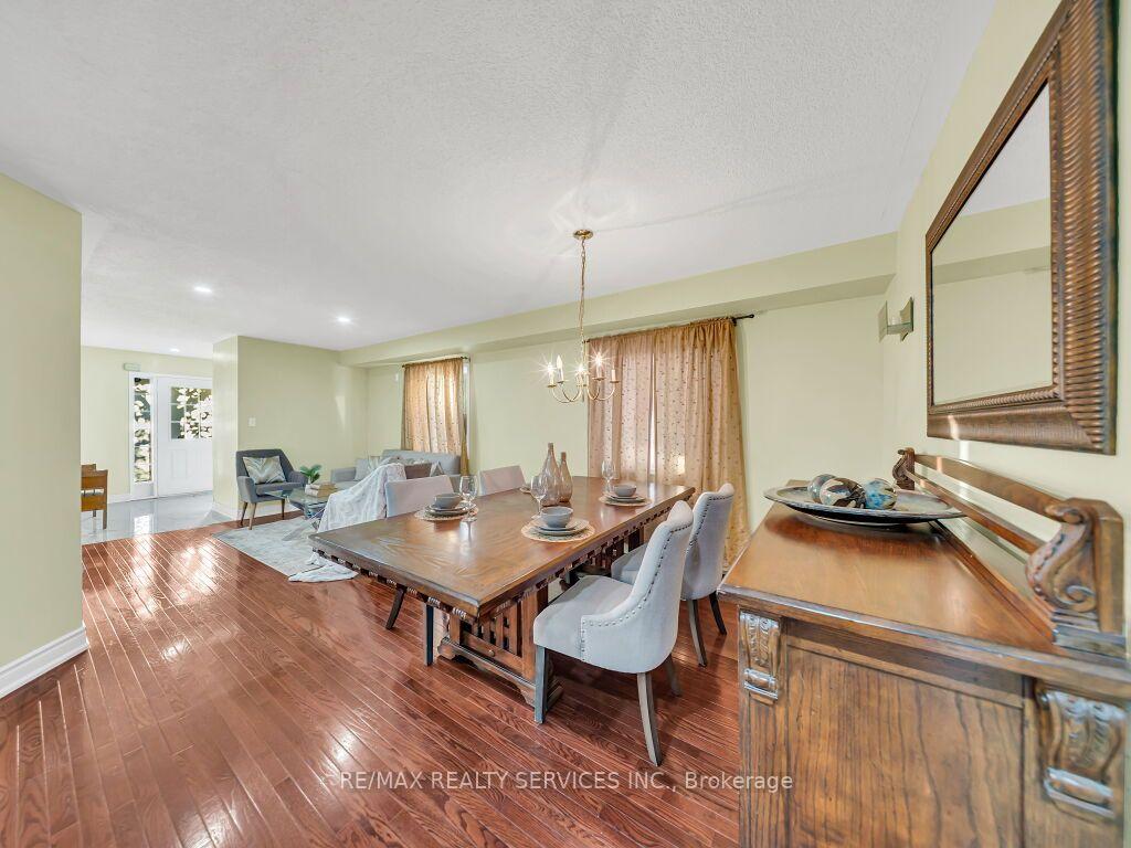 Photo 10 of 355 Edenbrook Hill Drive, Brampton, Fletcher's Meadow — HOMEH