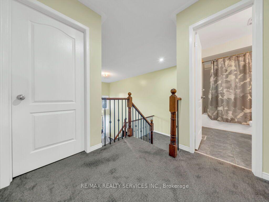 Photo 22 of 355 Edenbrook Hill Drive, Brampton, Fletcher's Meadow — HOMEH