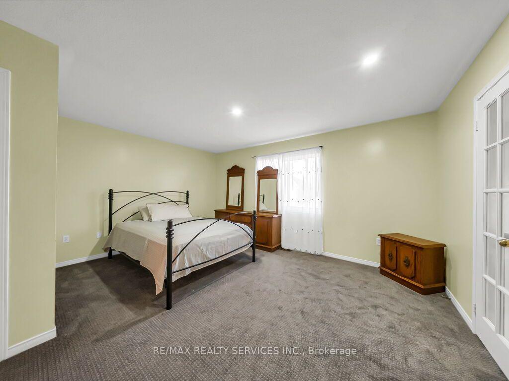 Photo 23 of 355 Edenbrook Hill Drive, Brampton, Fletcher's Meadow — HOMEH