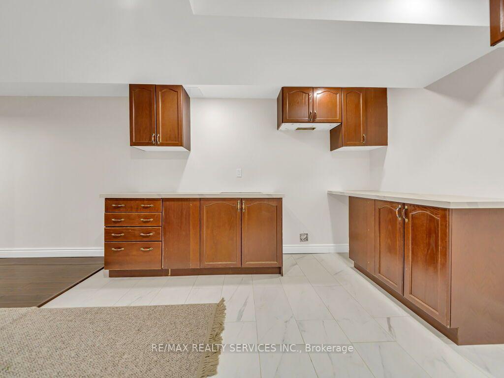 Photo 37 of 355 Edenbrook Hill Drive, Brampton, Fletcher's Meadow — HOMEH