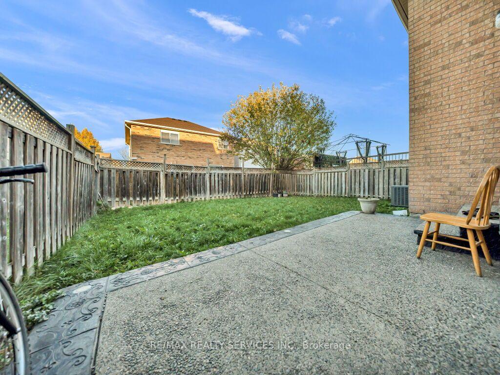 Photo 41 of 355 Edenbrook Hill Drive, Brampton, Fletcher's Meadow — HOMEH
