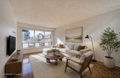Photo 5 of 34 Stately Way, Markham, Royal Orchard — HOMEH