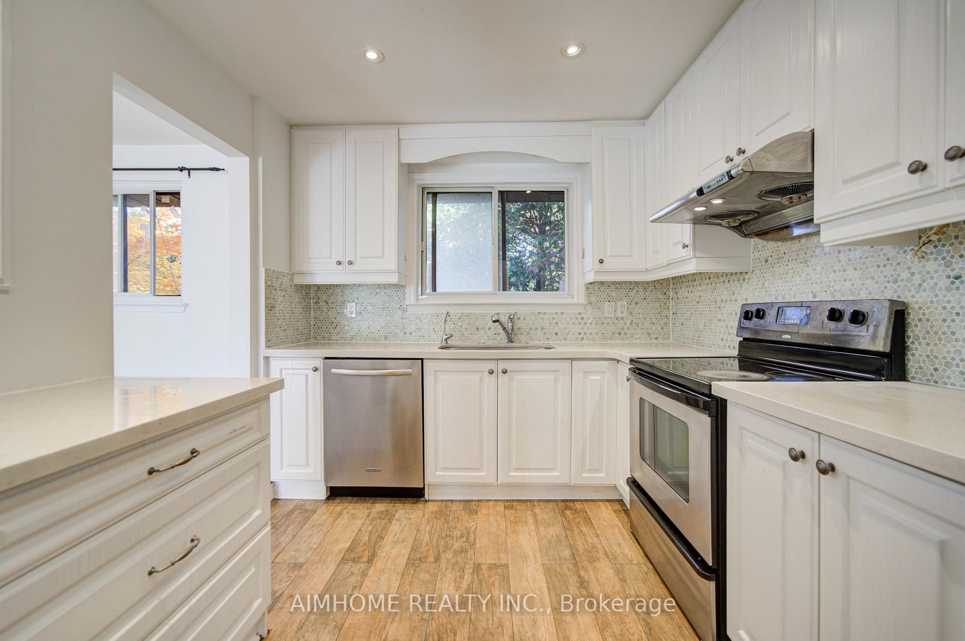 Photo 13 of 34 Stately Way, Markham, Royal Orchard — HOMEH