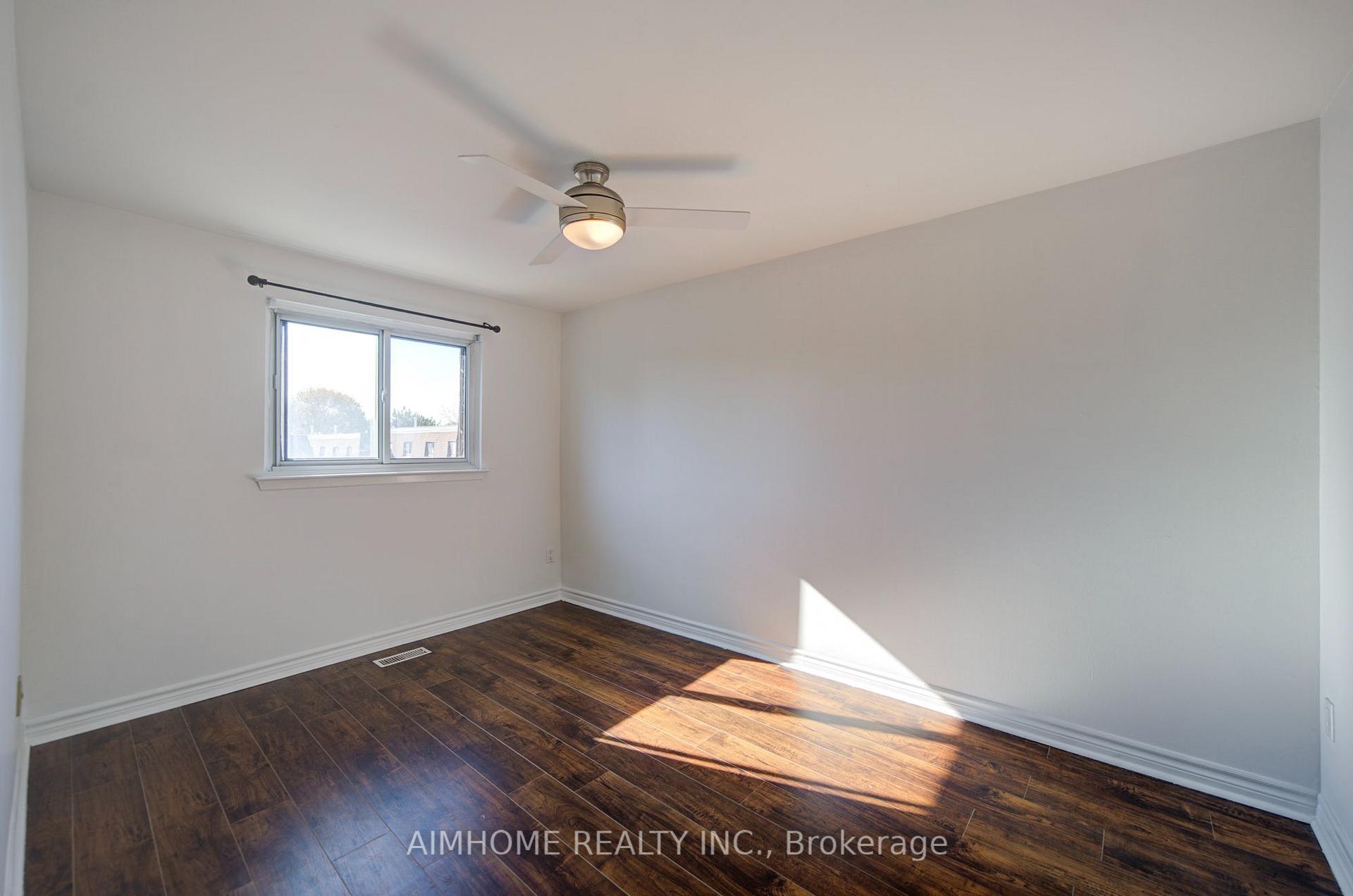Photo 29 of 34 Stately Way, Markham, Royal Orchard — HOMEH