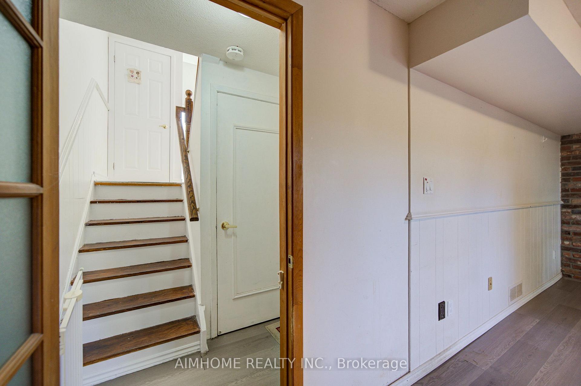 Photo 32 of 34 Stately Way, Markham, Royal Orchard — HOMEH