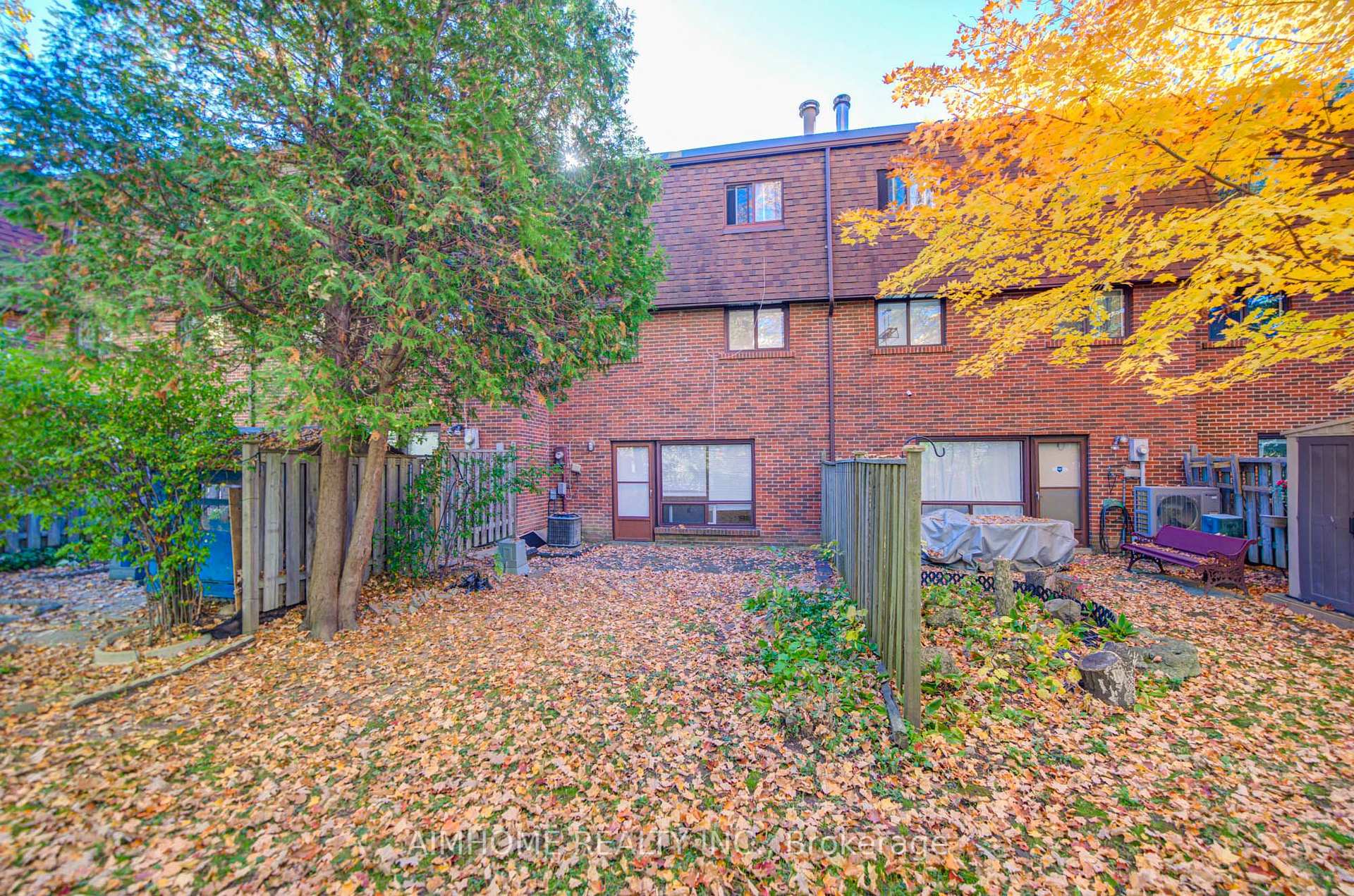 Photo 41 of 34 Stately Way, Markham, Royal Orchard — HOMEH