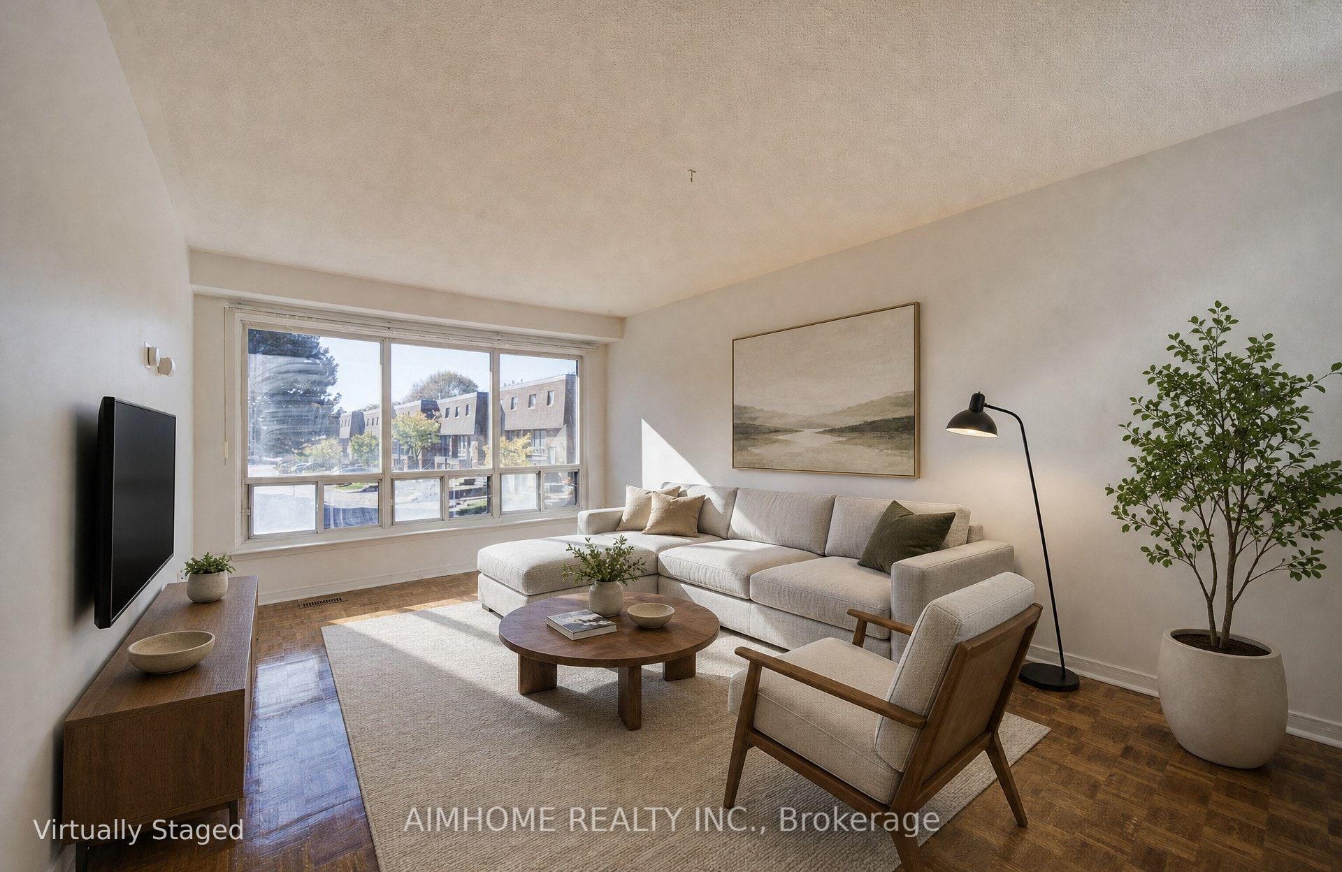 Photo 6 of 34 Stately Way, Markham, Royal Orchard — HOMEH
