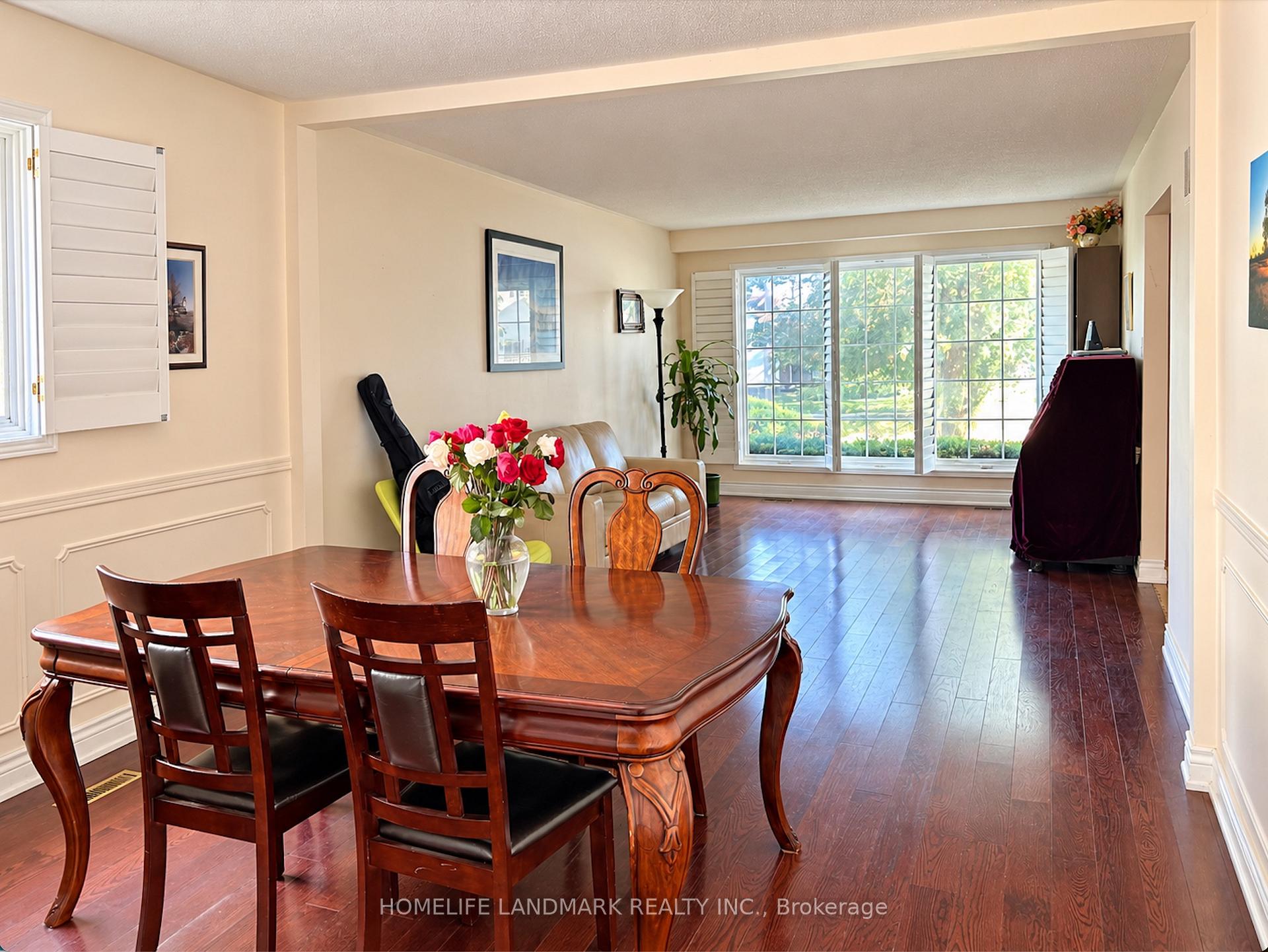 Photo 5 of 94 Ames Circle, North York, Banbury-Don Mills — HOMEH