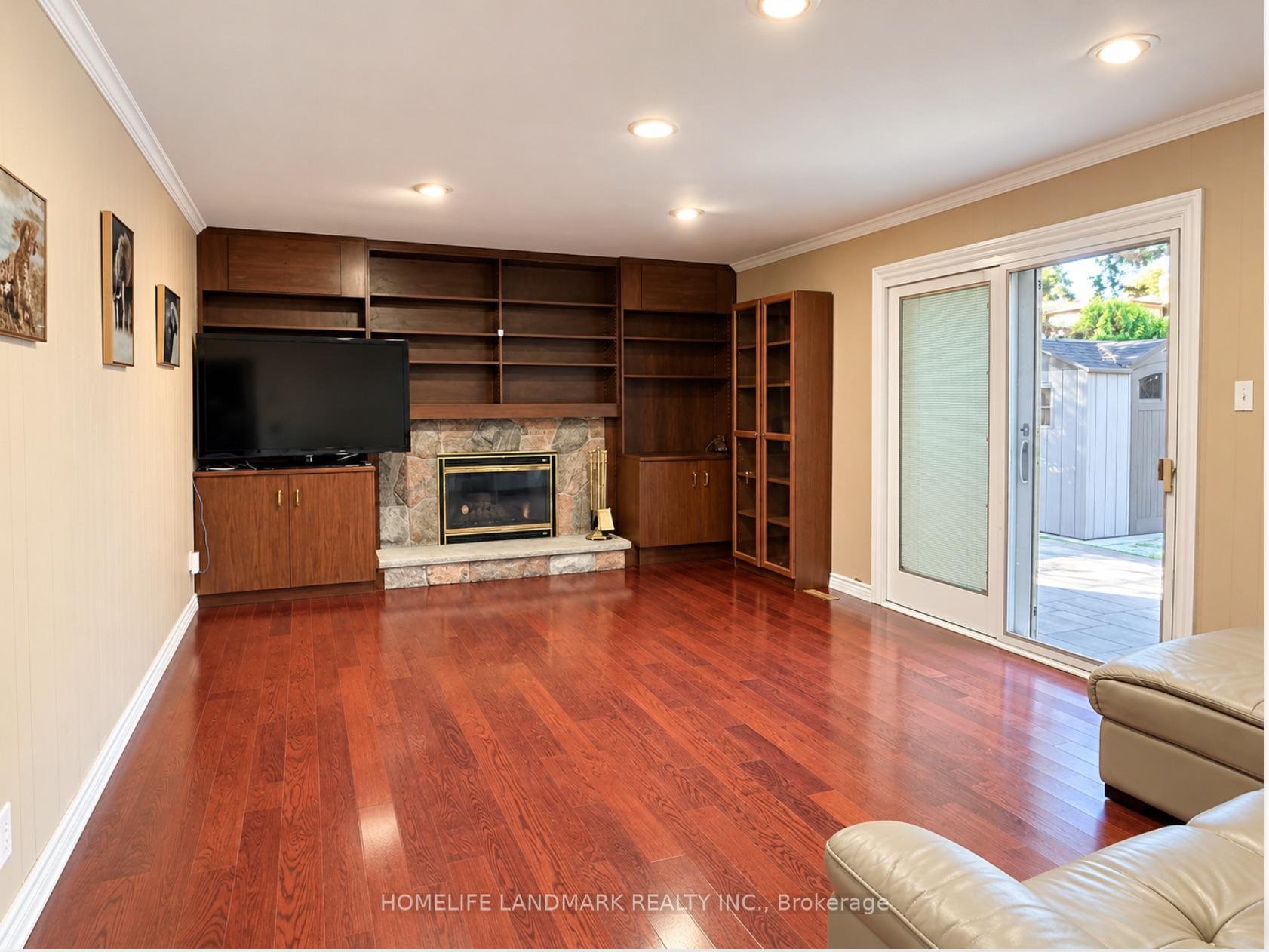Photo 6 of 94 Ames Circle, North York, Banbury-Don Mills — HOMEH