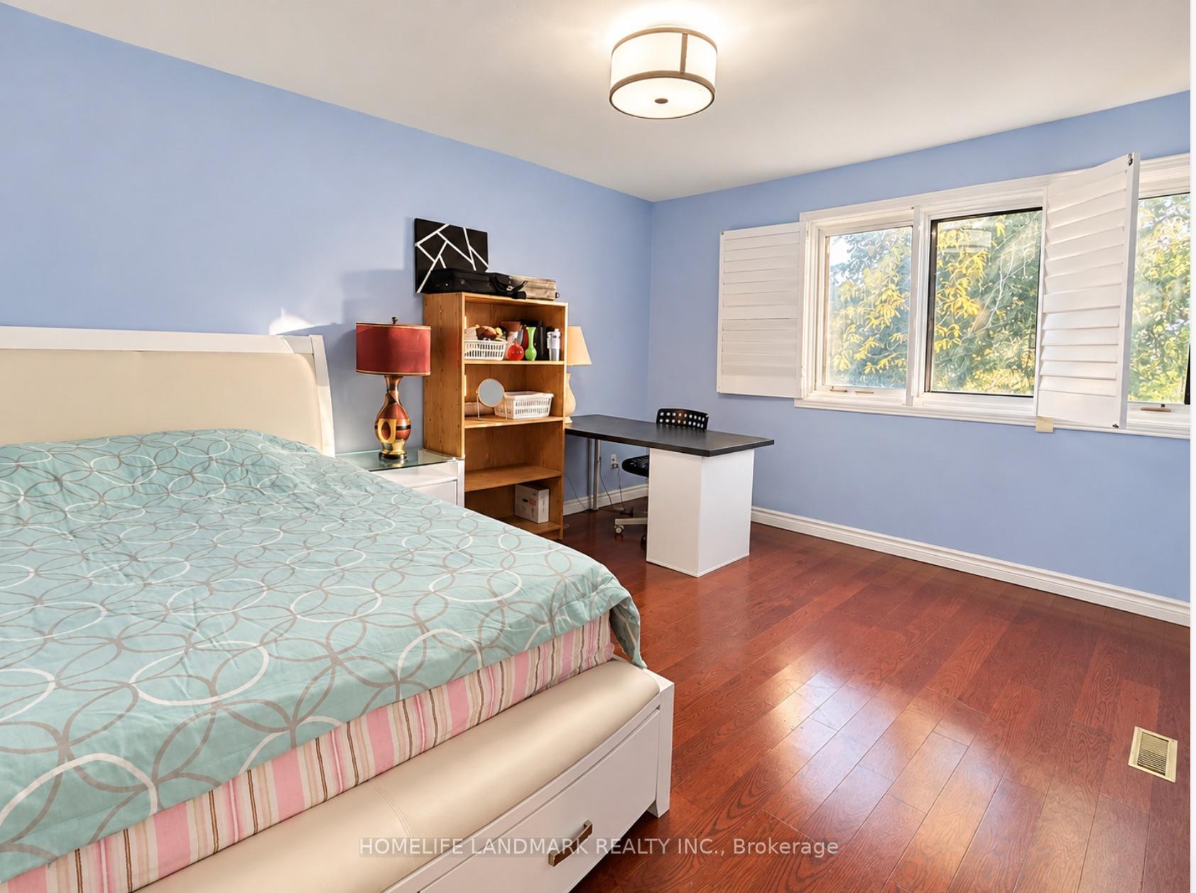 Photo 10 of 94 Ames Circle, North York, Banbury-Don Mills — HOMEH