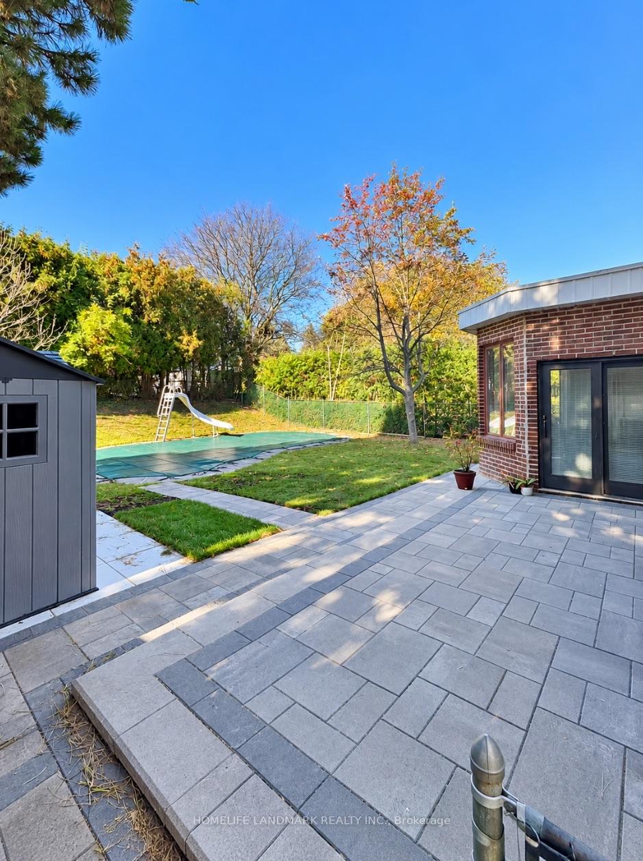 Photo 11 of 94 Ames Circle, North York, Banbury-Don Mills — HOMEH