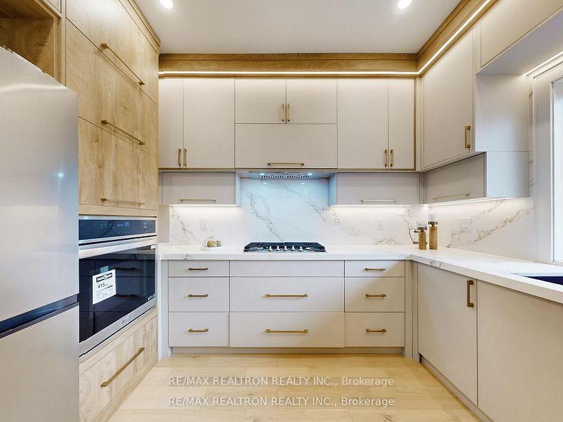 Photo 15 of 41 Algoma Street, Etobicoke, Mimico — HOMEH