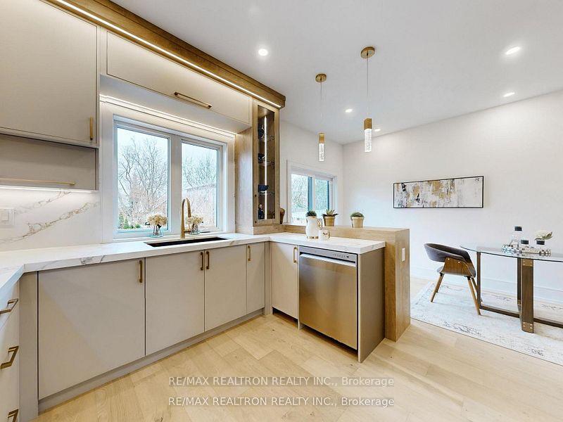 Photo 16 of 41 Algoma Street, Etobicoke, Mimico — HOMEH