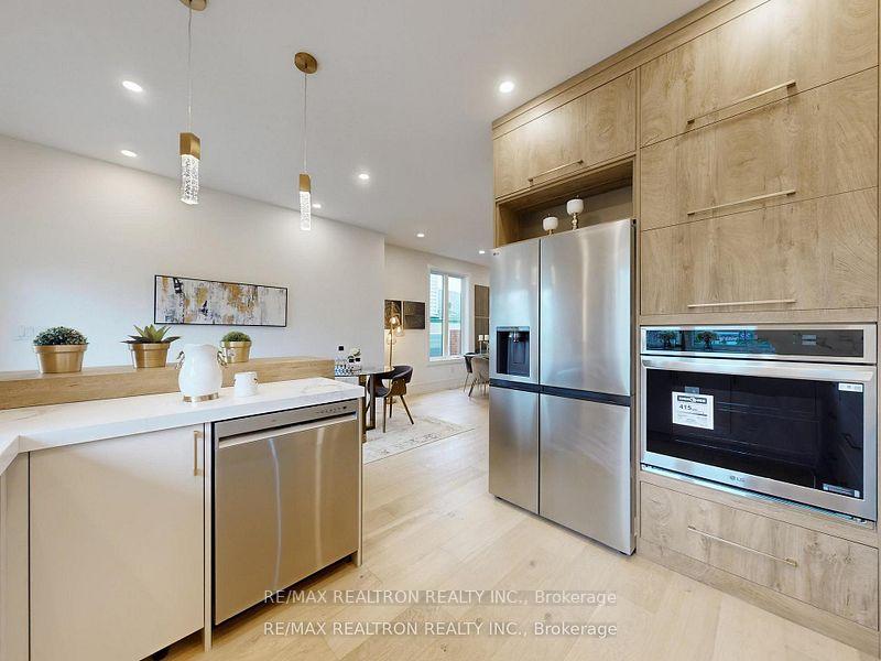 Photo 17 of 41 Algoma Street, Etobicoke, Mimico — HOMEH