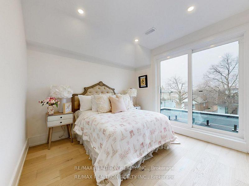 Photo 33 of 41 Algoma Street, Etobicoke, Mimico — HOMEH