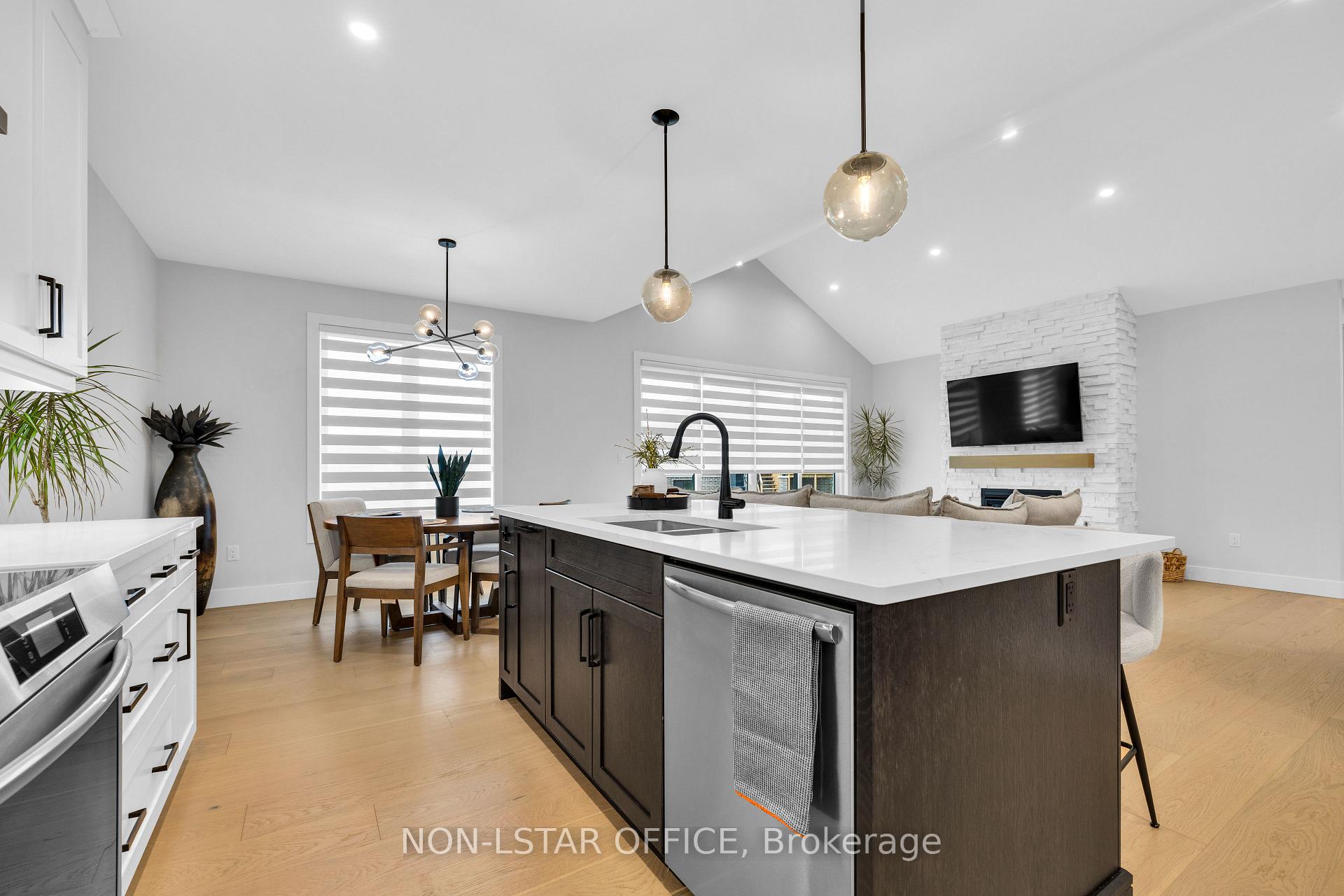 Photo 9 of 111 Bloomington Way, Chatham-Kent — HOMEH