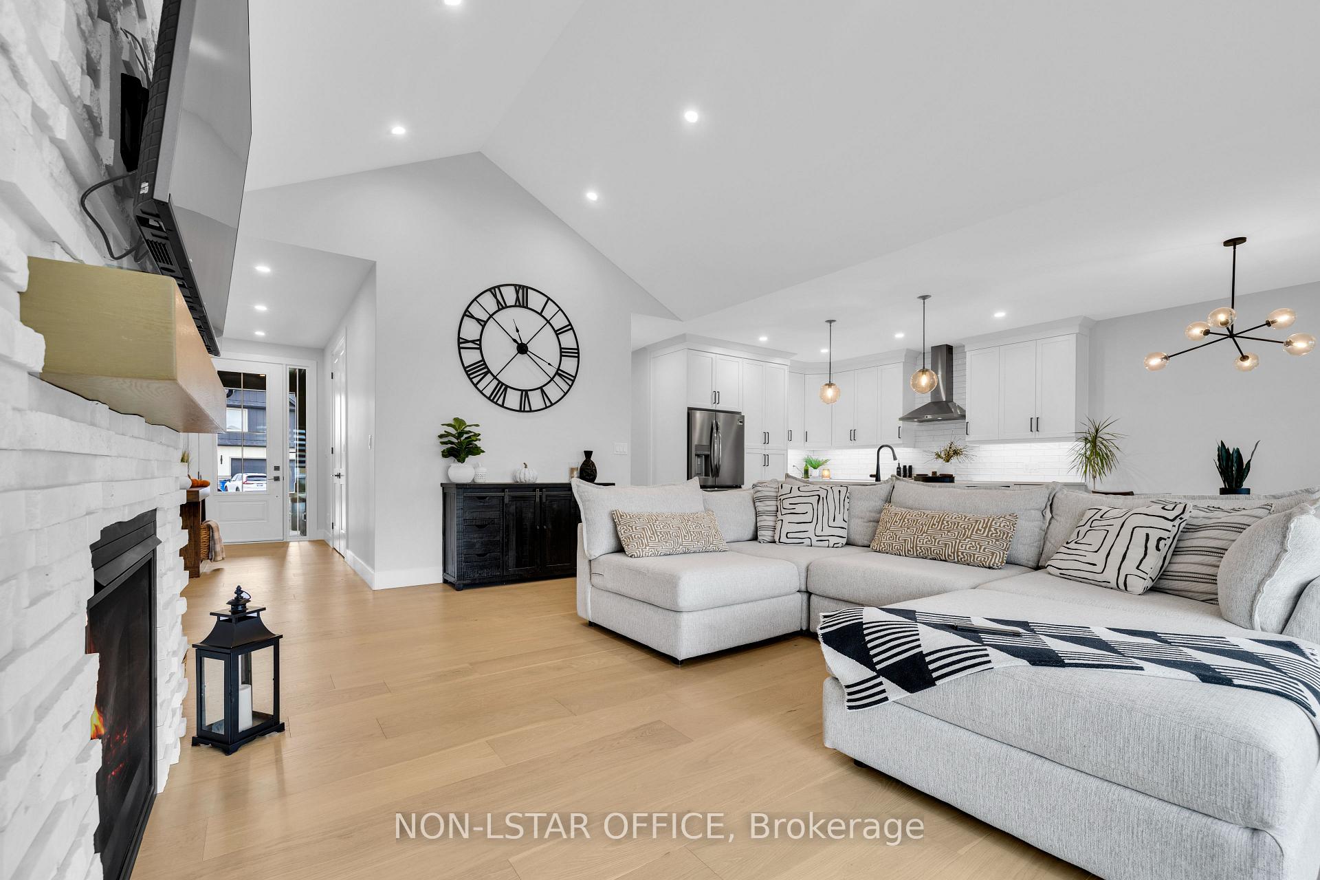 Photo 15 of 111 Bloomington Way, Chatham-Kent — HOMEH
