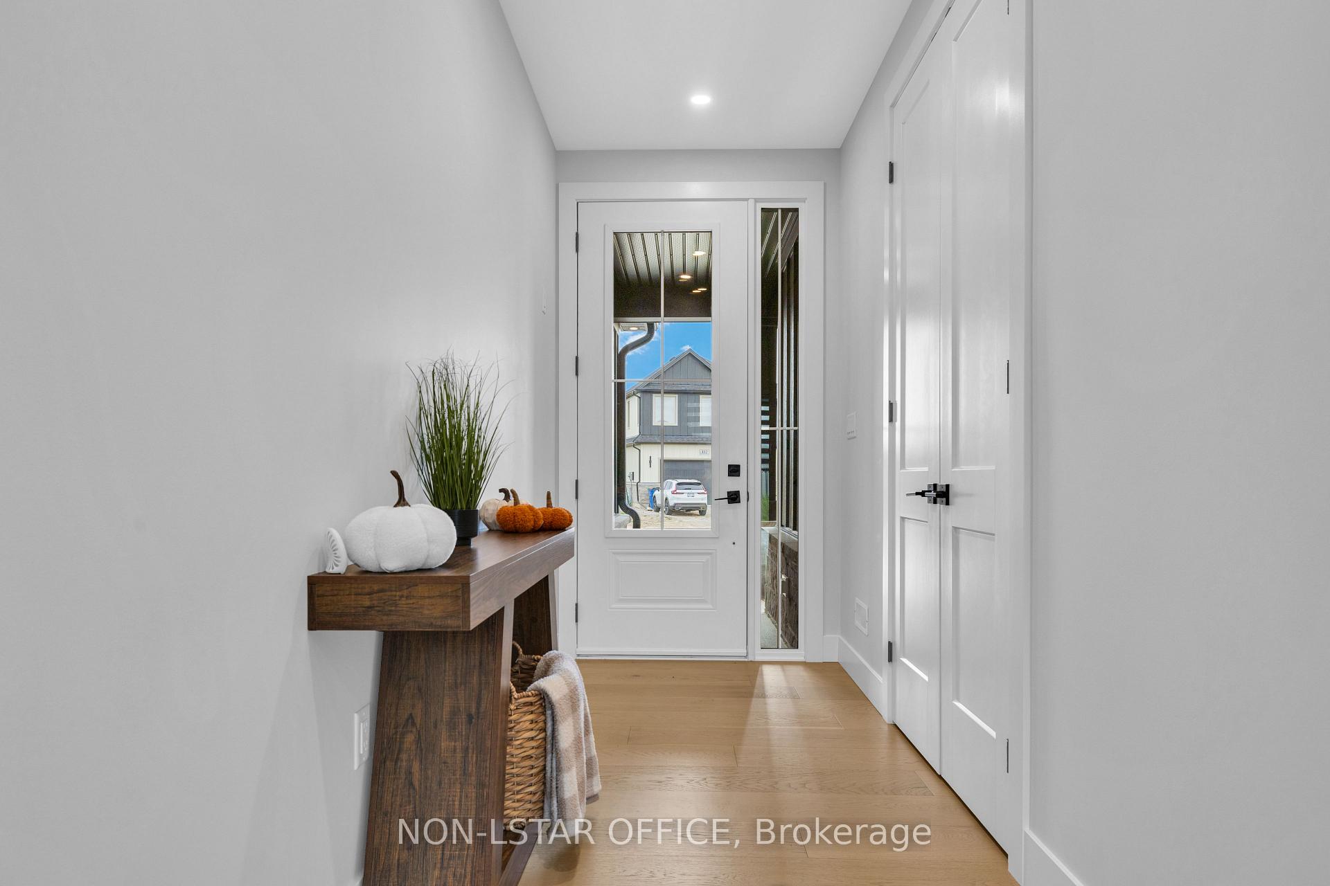 Photo 16 of 111 Bloomington Way, Chatham-Kent — HOMEH
