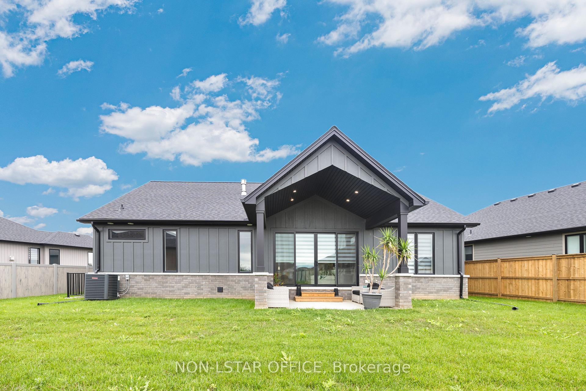 Photo 27 of 111 Bloomington Way, Chatham-Kent — HOMEH