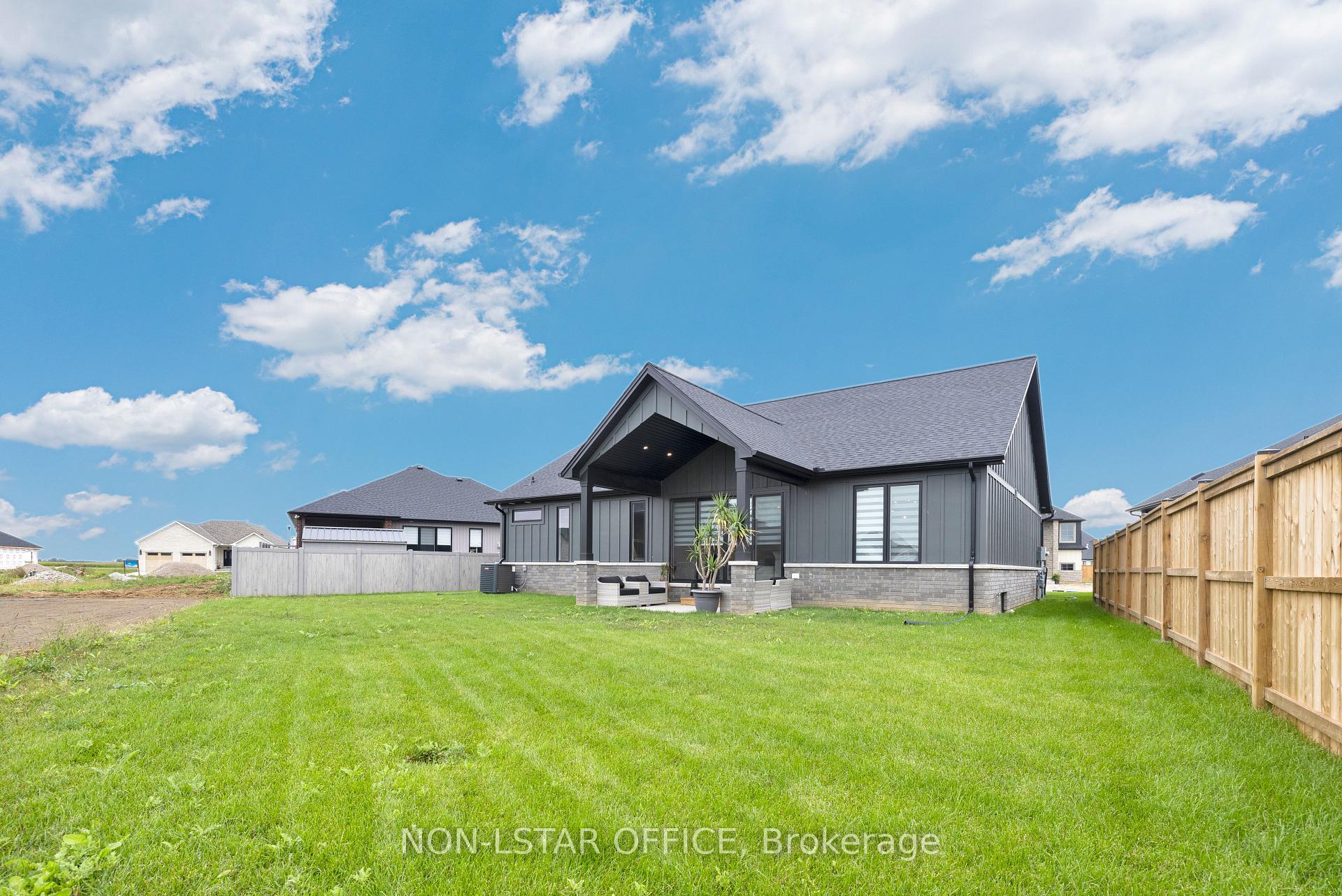 Photo 28 of 111 Bloomington Way, Chatham-Kent — HOMEH