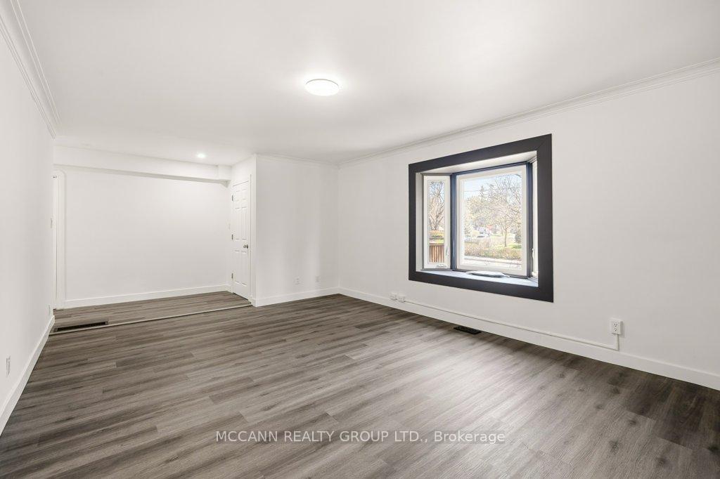 Photo 5 of 124 Scarboro Crescent, Scarborough, Cliffcrest — HOMEH