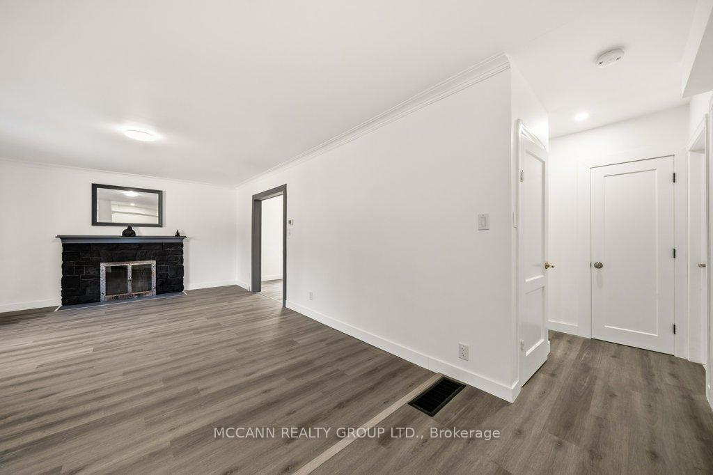 Photo 6 of 124 Scarboro Crescent, Scarborough, Cliffcrest — HOMEH