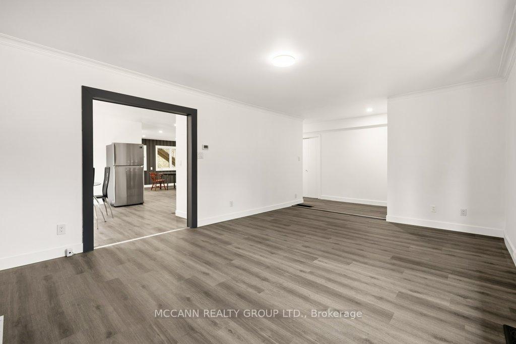 Photo 7 of 124 Scarboro Crescent, Scarborough, Cliffcrest — HOMEH
