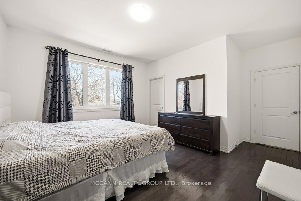 Photo 32 of 124 Scarboro Crescent, Scarborough, Cliffcrest — HOMEH