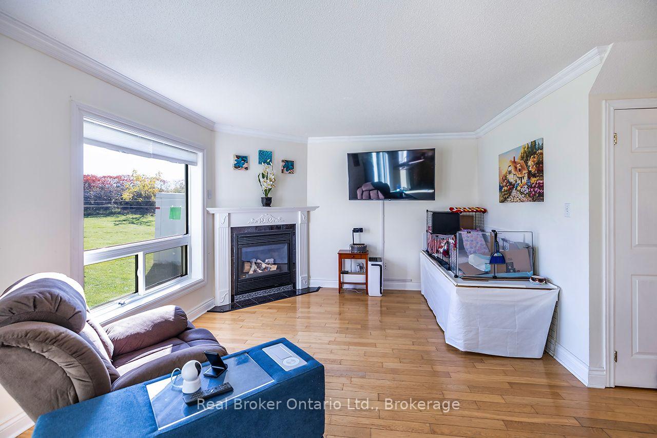 Photo 5 of 187 Padfield Drive, Clarington, Bowmanville — HOMEH