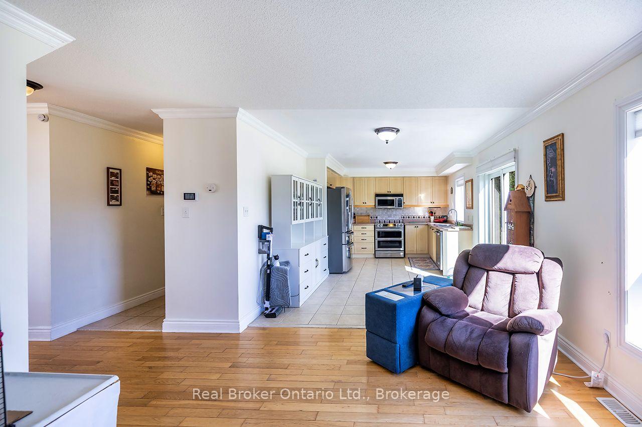 Photo 8 of 187 Padfield Drive, Clarington, Bowmanville — HOMEH