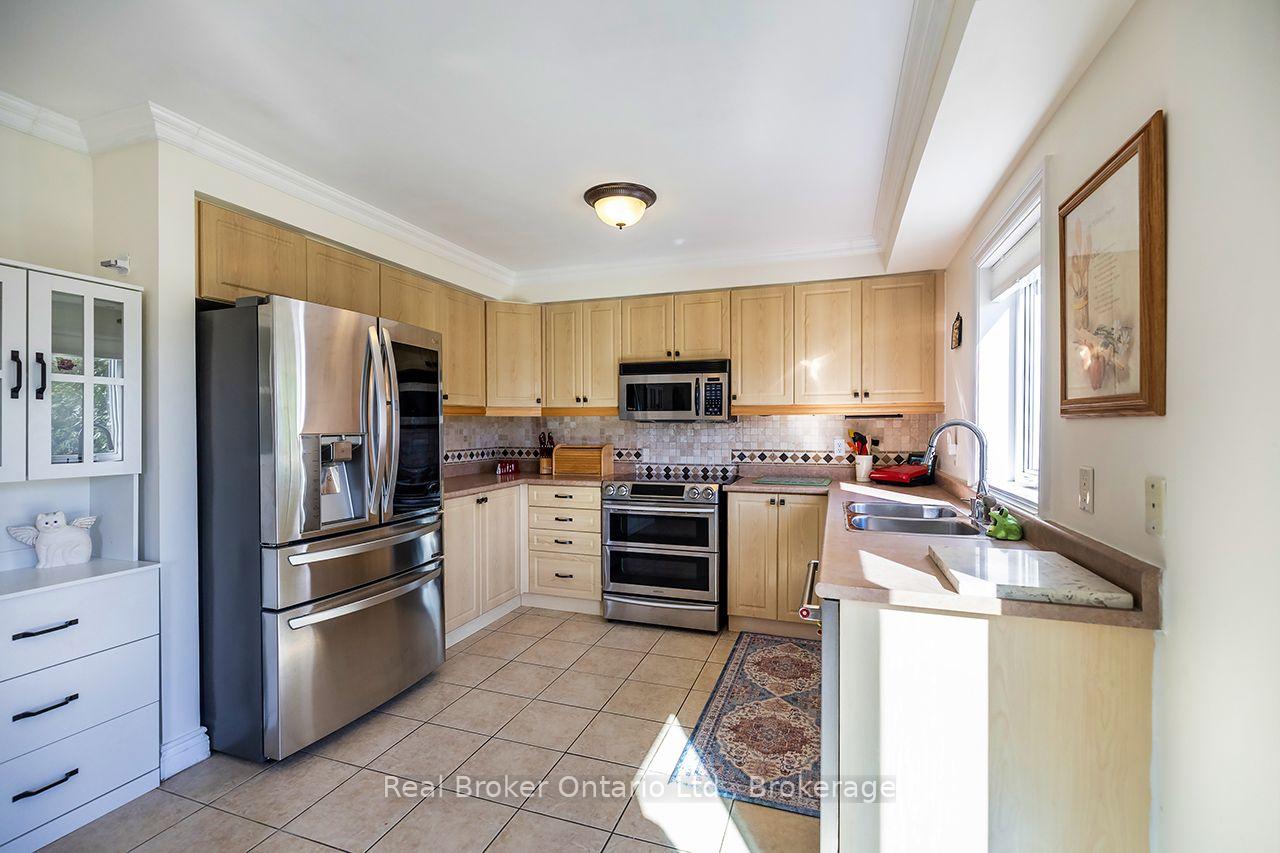 Photo 10 of 187 Padfield Drive, Clarington, Bowmanville — HOMEH