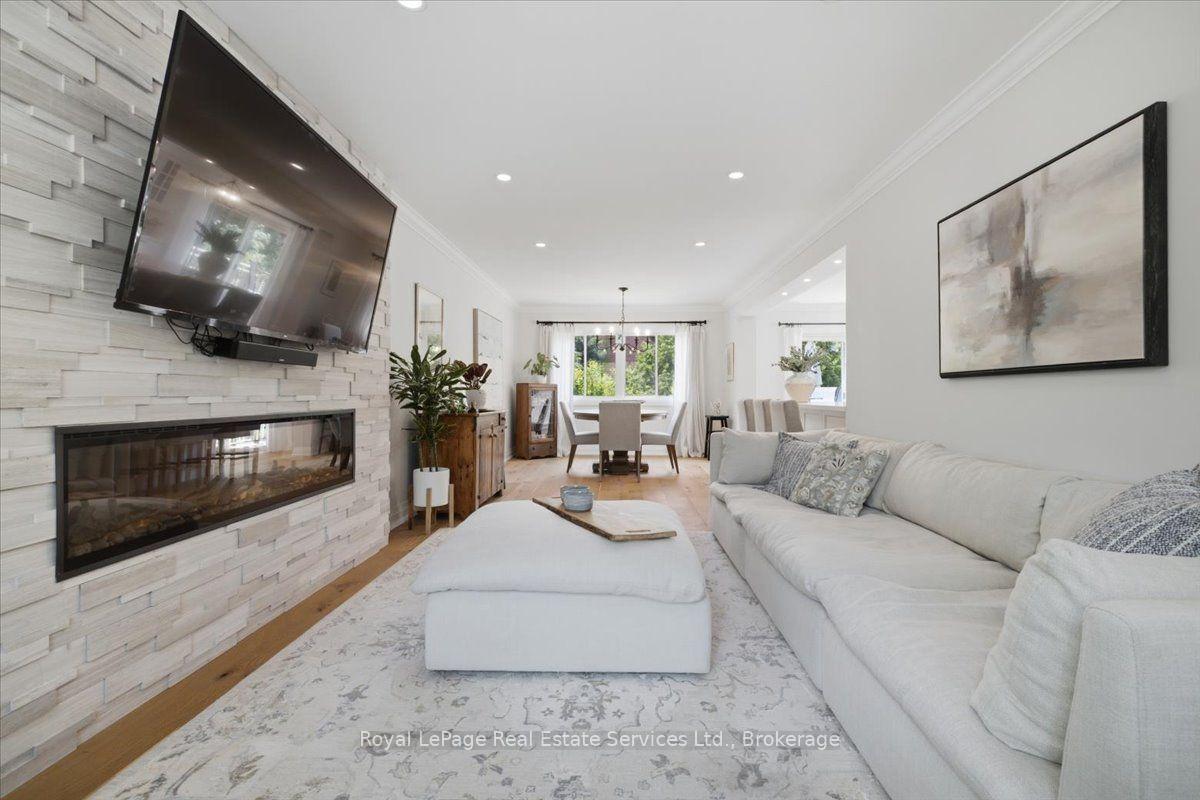 Photo 3 of Unit 5, 2120 Marine Drive, Oakville, Bronte — HOMEH