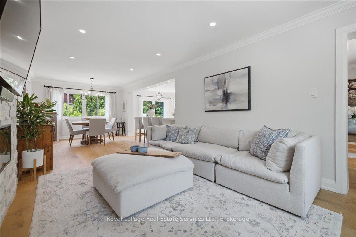 Photo 4 of Unit 5, 2120 Marine Drive, Oakville, Bronte — HOMEH