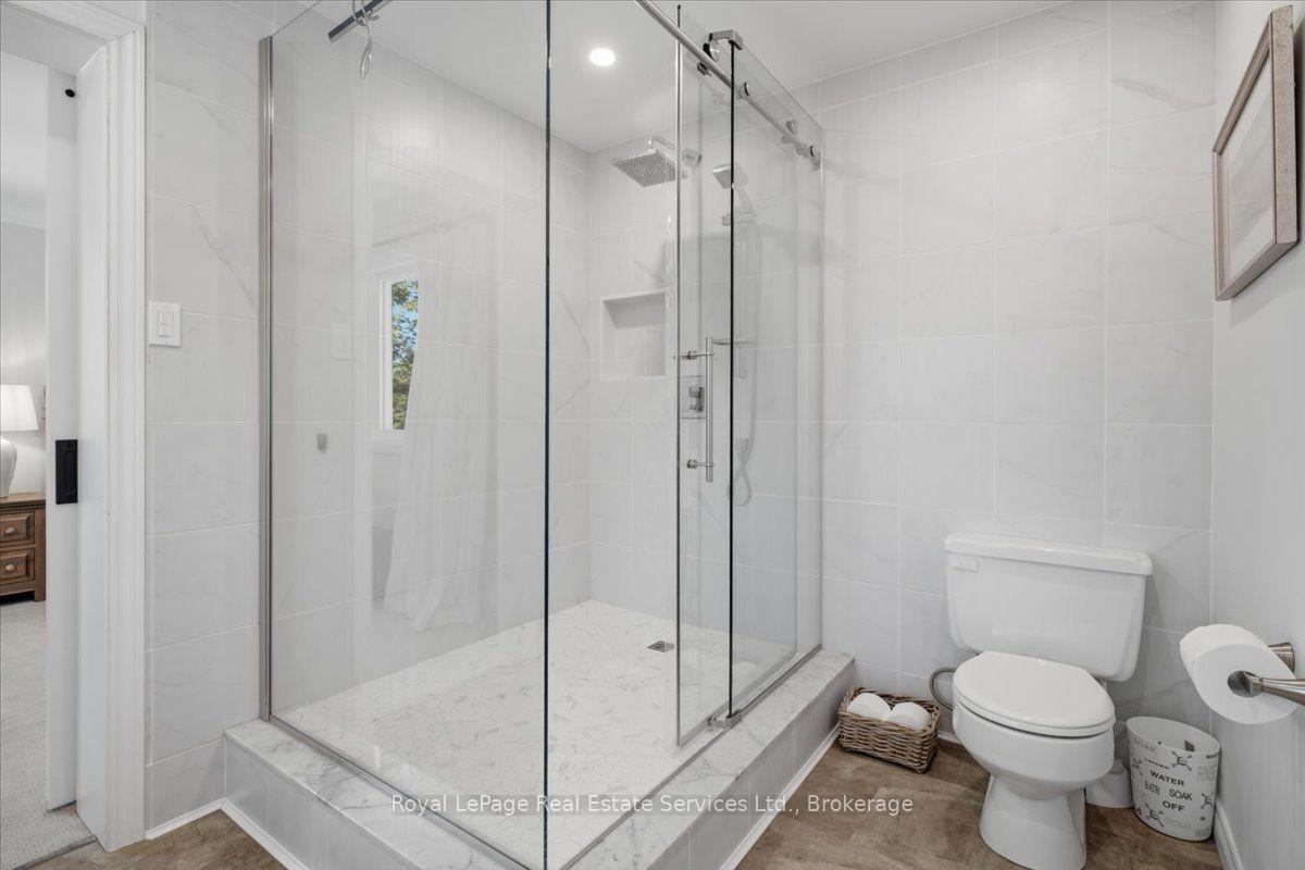 Photo 16 of Unit 5, 2120 Marine Drive, Oakville, Bronte — HOMEH