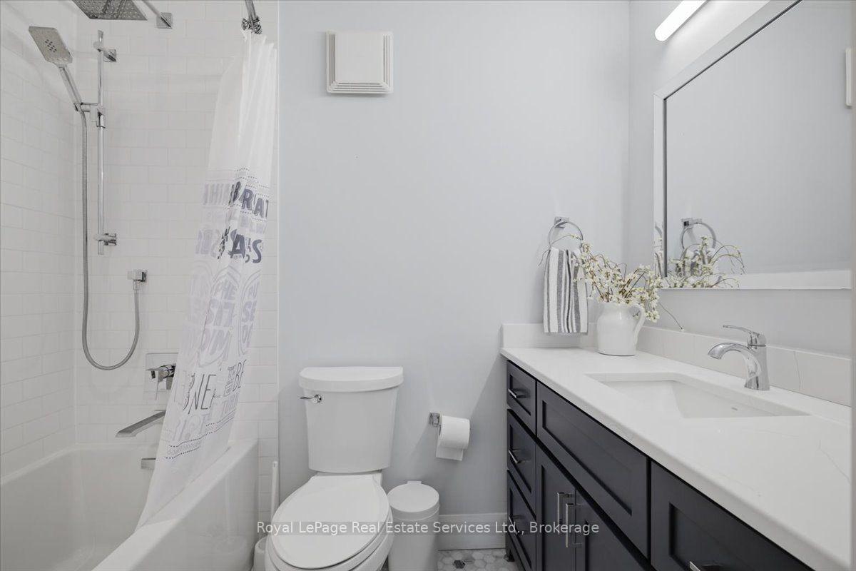 Photo 18 of Unit 5, 2120 Marine Drive, Oakville, Bronte — HOMEH
