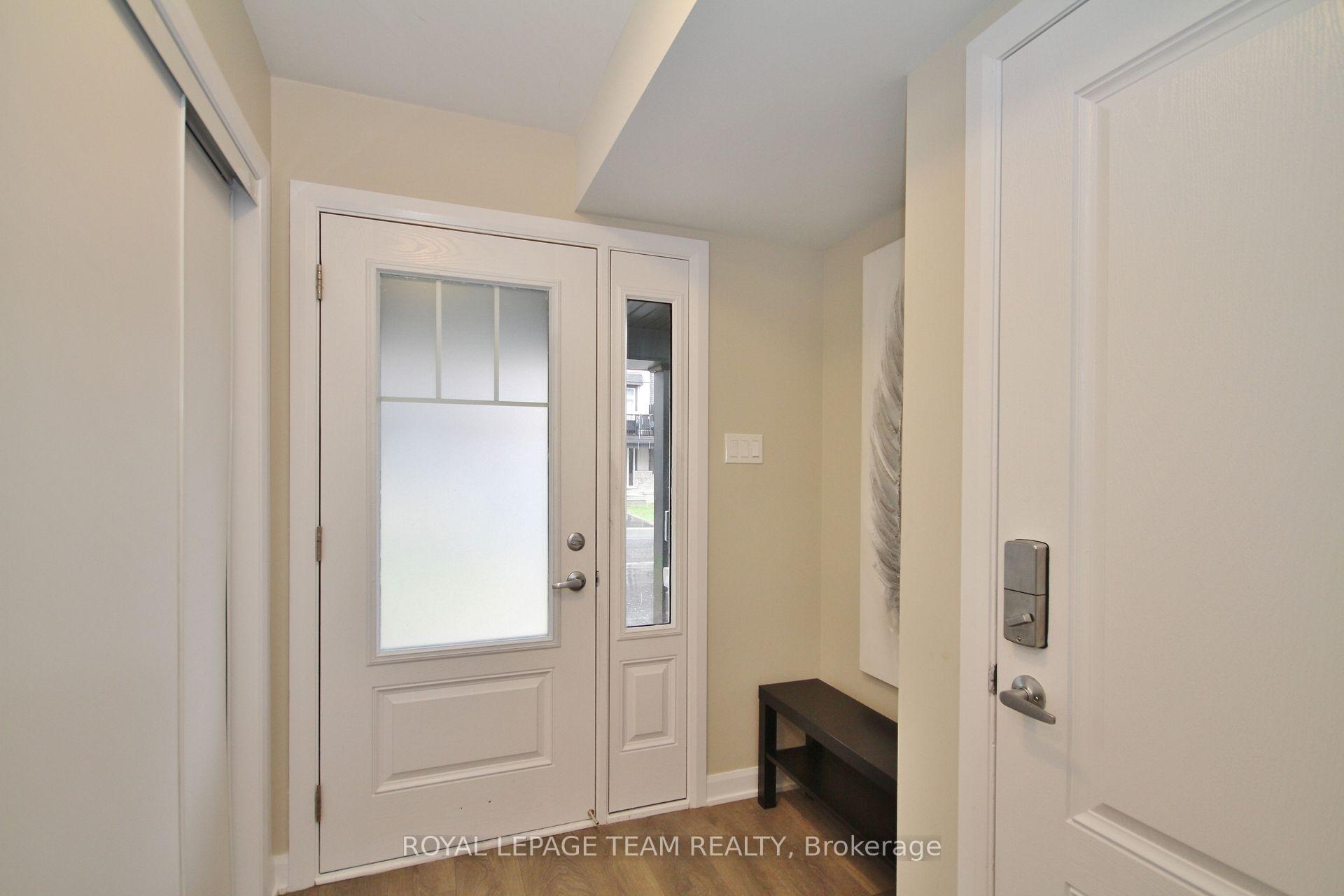 Photo 2 of 516 Galmoy Way, Ottawa, Barrhaven - Half Moon Bay — HOMEH