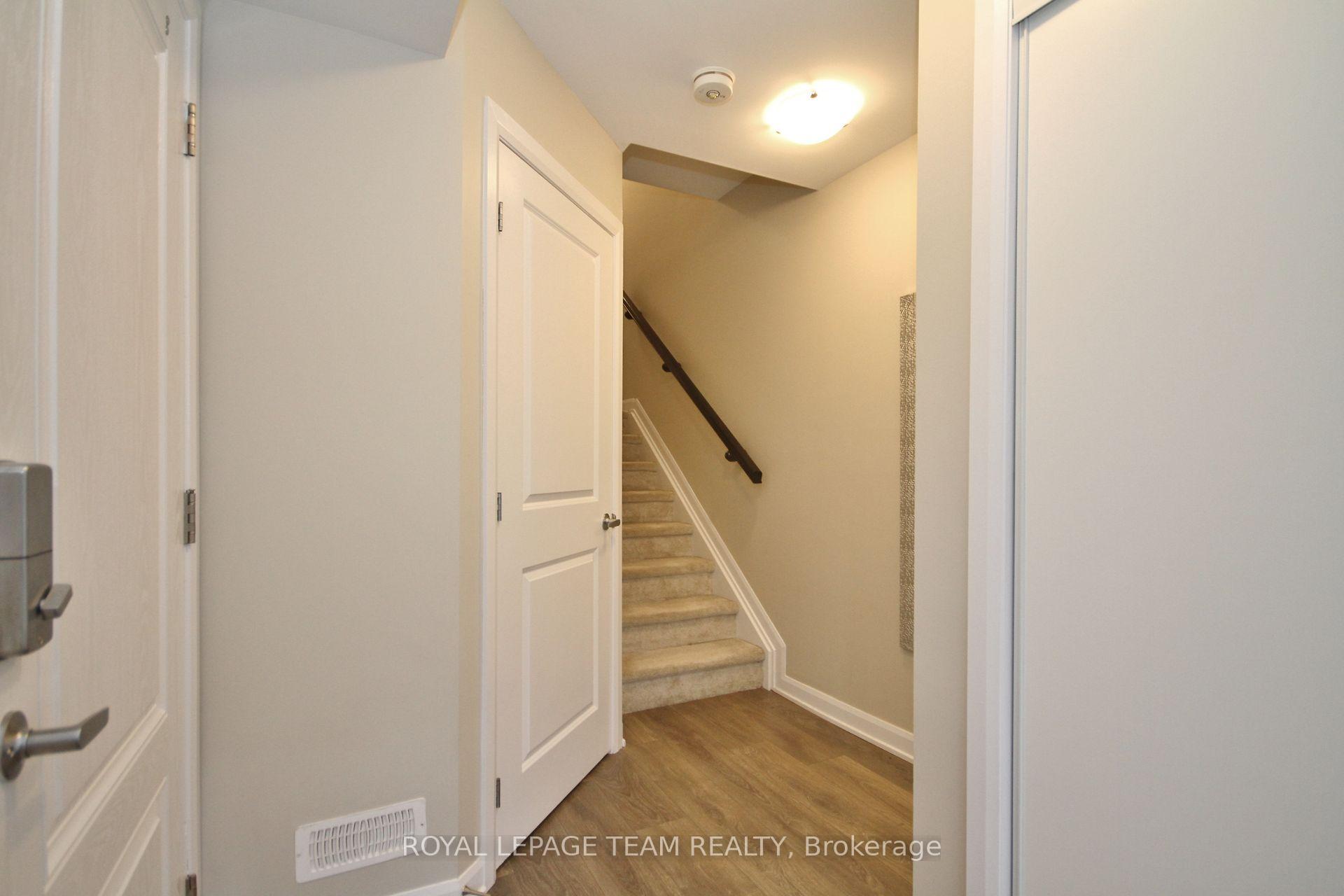 Photo 4 of 516 Galmoy Way, Ottawa, Barrhaven - Half Moon Bay — HOMEH
