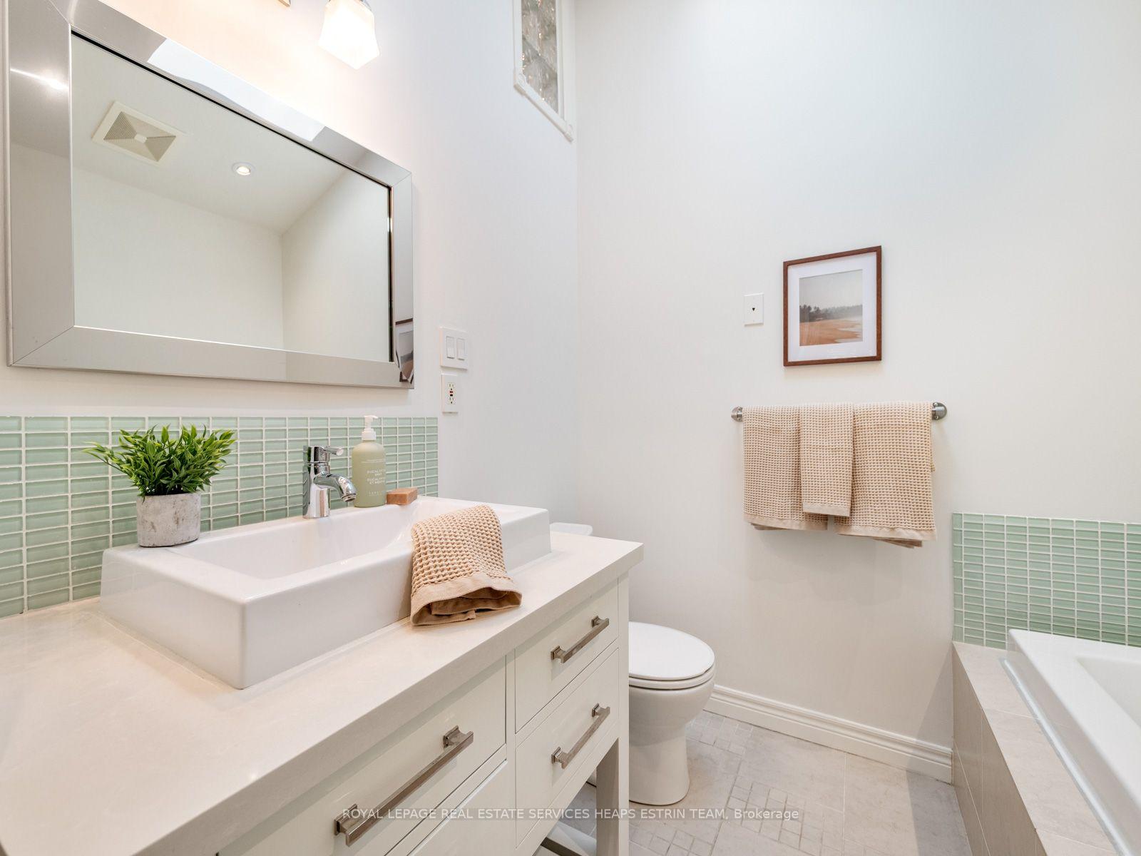 Photo 24 of 150 Airdrie Road, Toronto, Leaside — HOMEH
