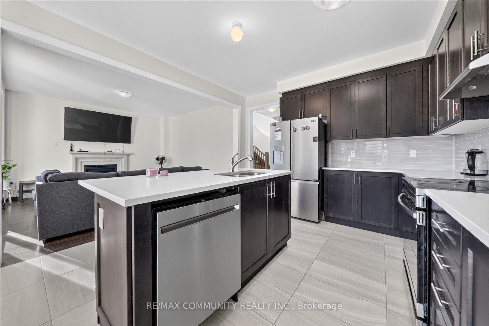 Photo 17 of 19 Rogerson Street, Clarington, Newcastle — HOMEH