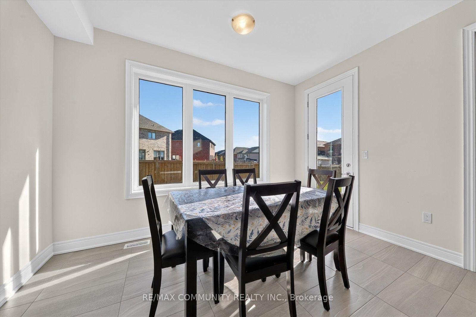 Photo 18 of 19 Rogerson Street, Clarington, Newcastle — HOMEH