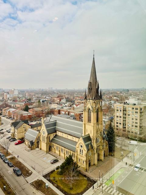 Photo of Unit 1203, 111 Bathurst Street