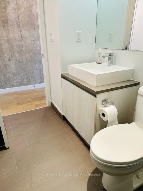 Photo 4 of Unit 1203, 111 Bathurst Street, Toronto, Waterfront Communities — HOMEH