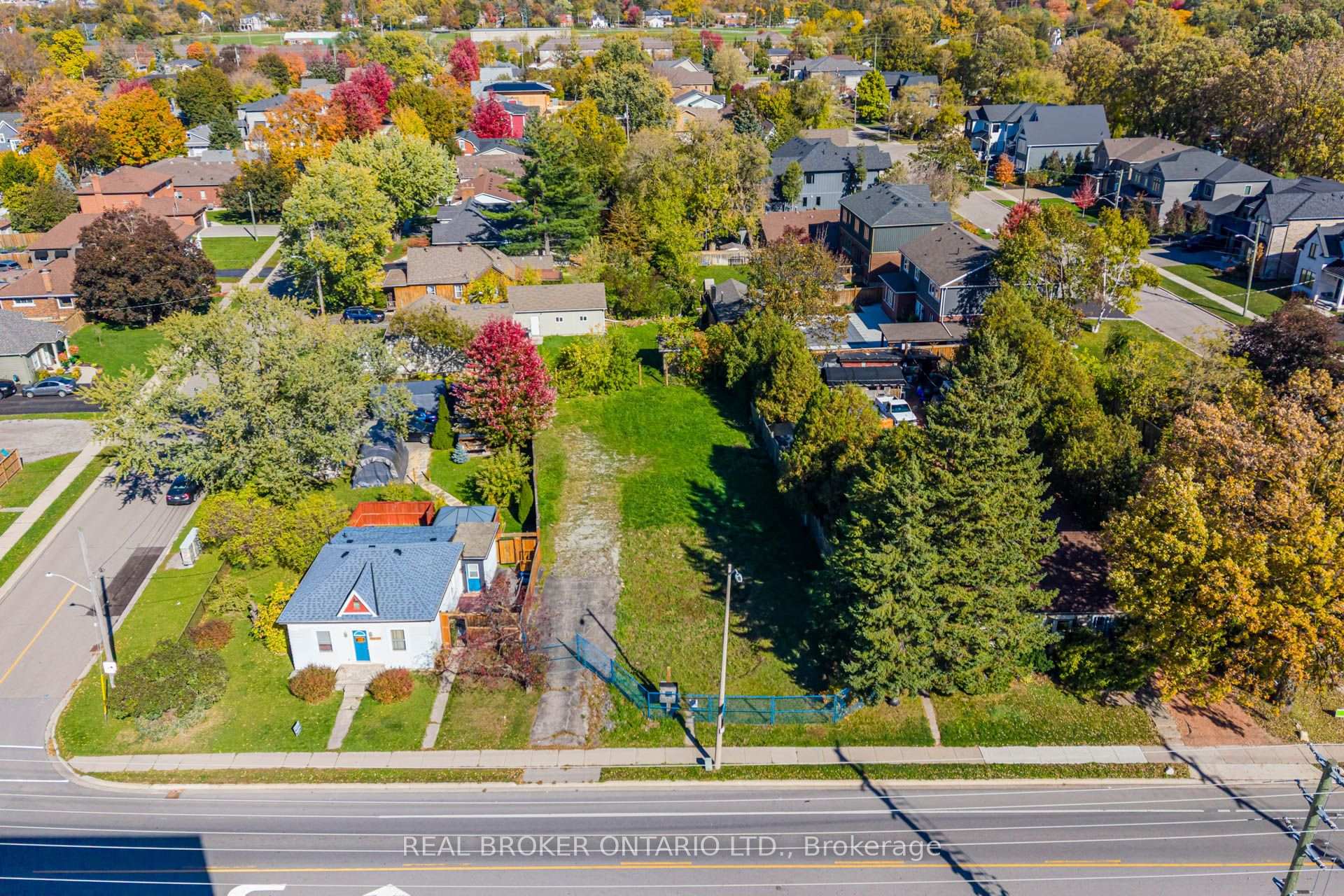 Photo 6 of 159 Bronte Street S, Milton, Old Milton — HOMEH