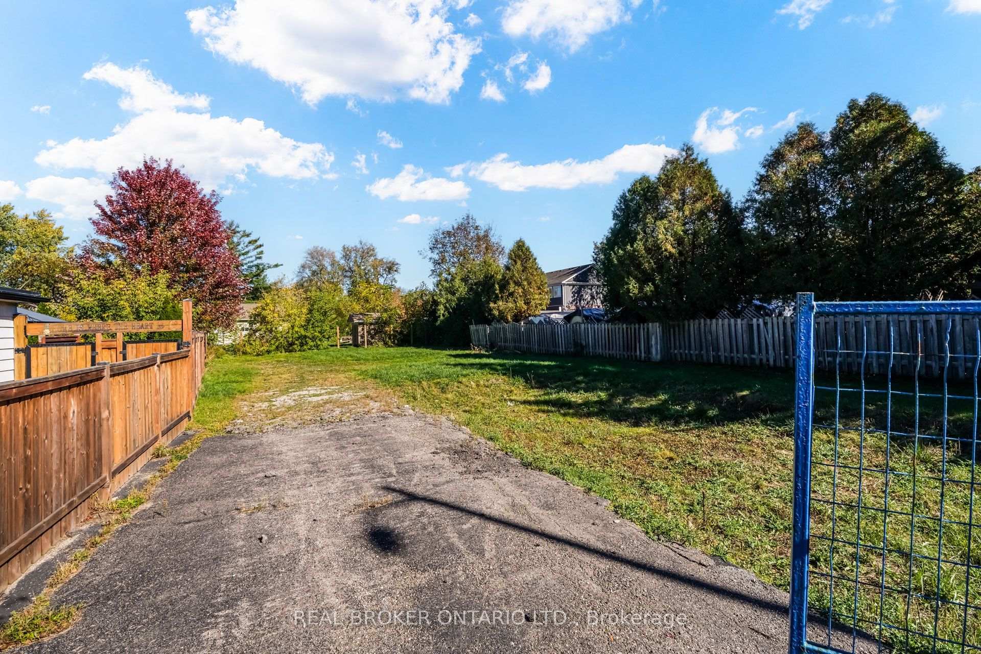 Photo 12 of 159 Bronte Street S, Milton, Old Milton — HOMEH