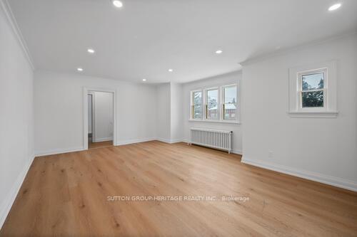 Photo 5 of 860 Simcoe Street N, Oshawa, Centennial — HOMEH