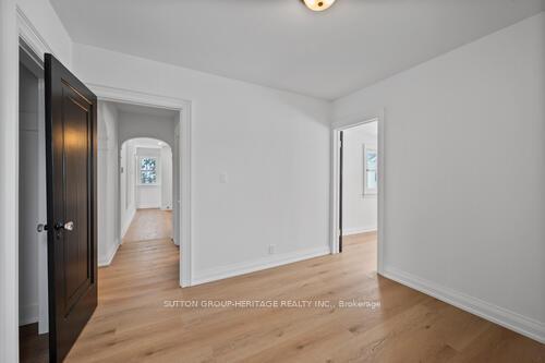Photo 11 of 860 Simcoe Street N, Oshawa, Centennial — HOMEH
